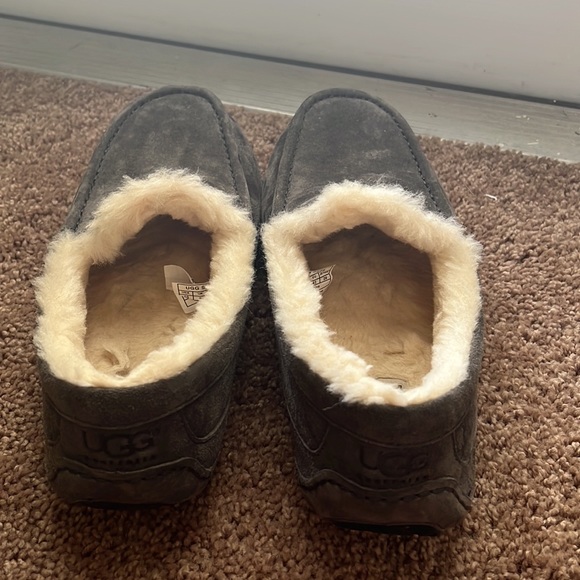 UGG ascot slipper